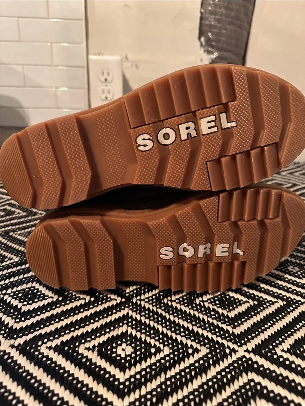 Sorel Women’s Brown Faux-Fur Lace-Up Winter Boot, waterproof